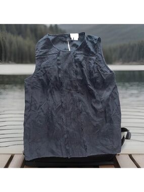 Kate Spade Women’s  Black Top Blouse Size 8 100% Silk Sleeveless Ruffle Romantic